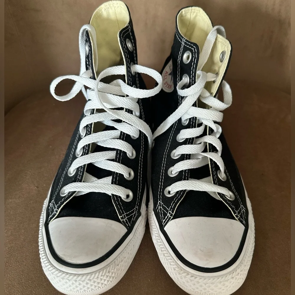 Converse Black and White High-Tops - Picture 2 of 6